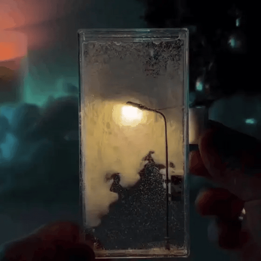 Snowflake Night Light / Street-Light Snow Globe Lamp – Flowing Sand & Snow Effect Night Light for Bedroom, Living Room, Desk Decor